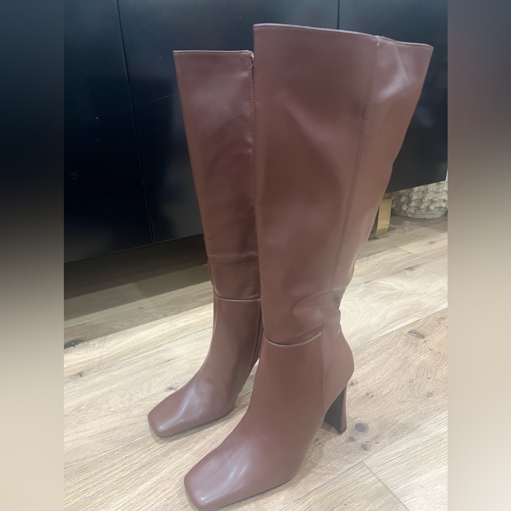 Arielle Boots 8.5
